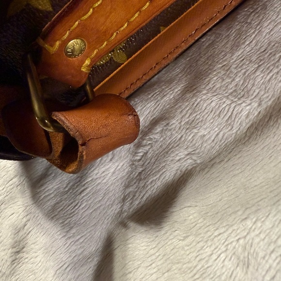 Louis Vuitton Cartouchiere GM Shoulder Bag - Picture 8 of 16
